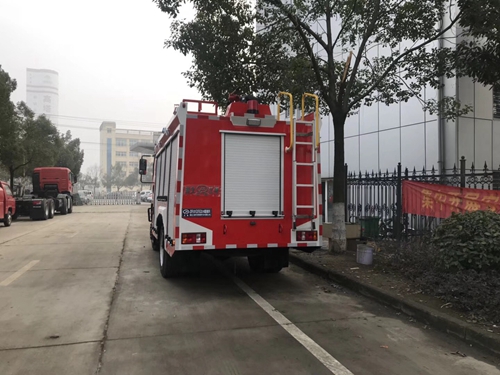 东风凯马3.5吨水罐消防车