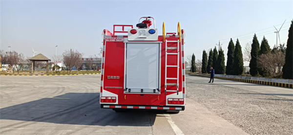 江特牌JDF5110GXFSG50/E6型水罐消防车