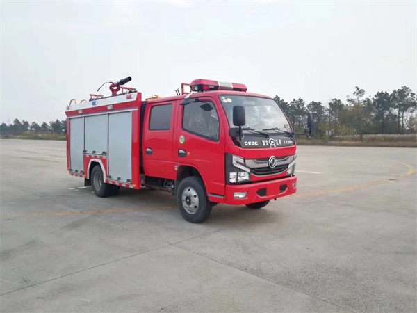 国六东风多利卡2吨泡沫消防车