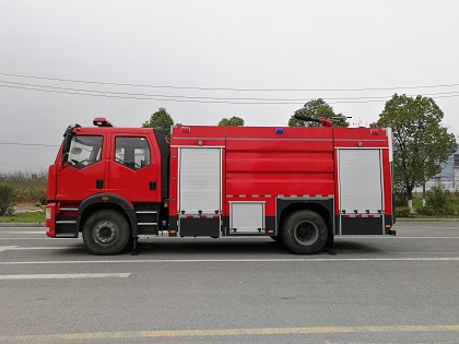 国六解放双排8吨泡沫消防车